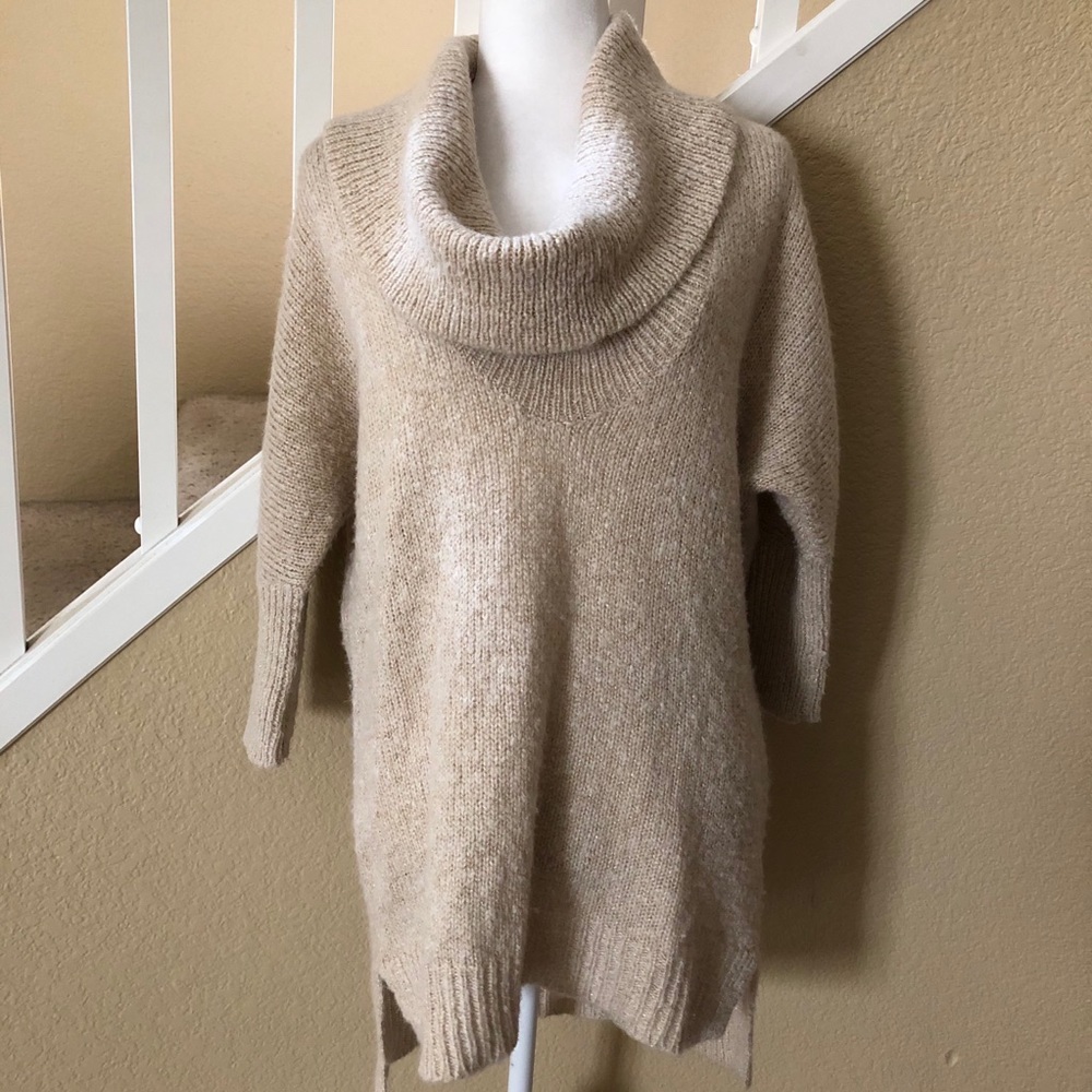 Express Sweater - Picture 4 of 6